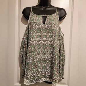 NWOT Chelsea Boho Cold Shoulder L/S & Split Side Top. Sz MED